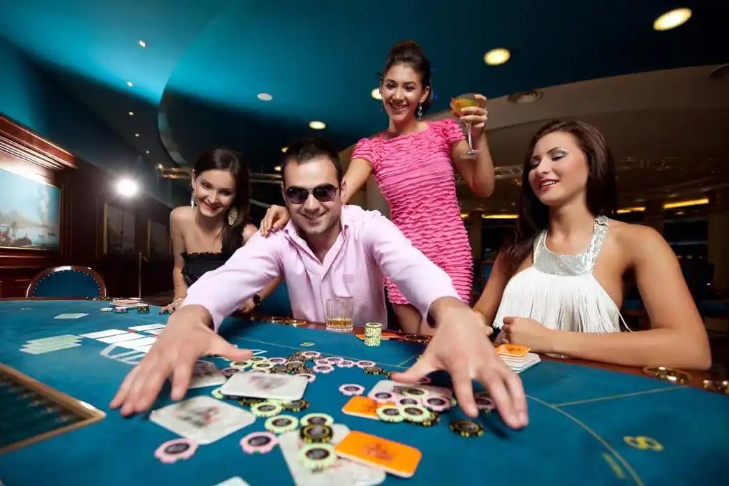 Aplikasi mobile angkasa189 menampilkan meja roulette dan live dealer